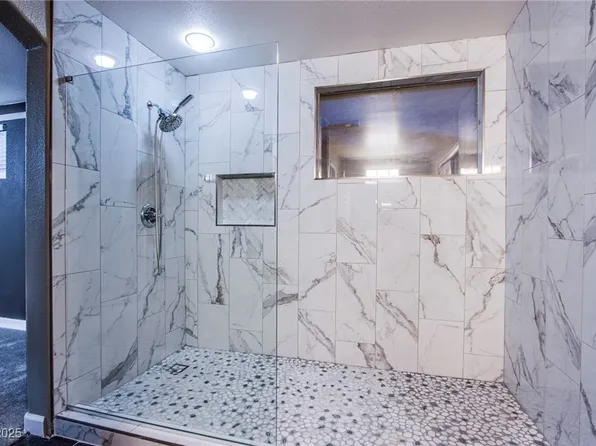 913 Evening Fawn Dr, North Las Vegas, NV 89031