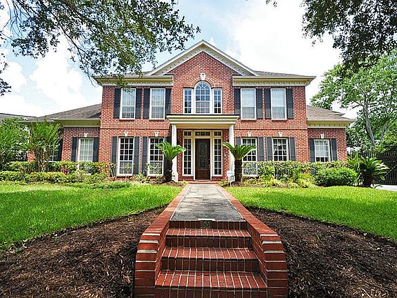3rd image of 69 Greensward Ln
