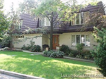1st image of 28 Manor Ct