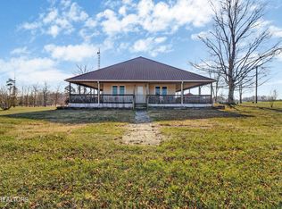 1275 Twin Bridge Rd, Deer Lodge, TN 37726
