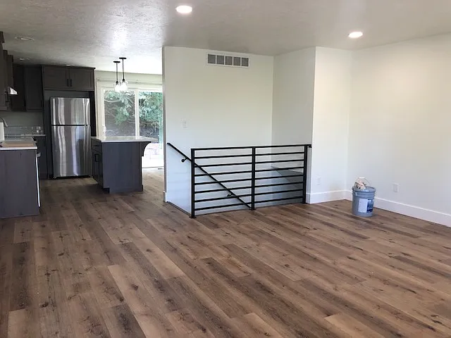 1406 E Hays St — Photo 13