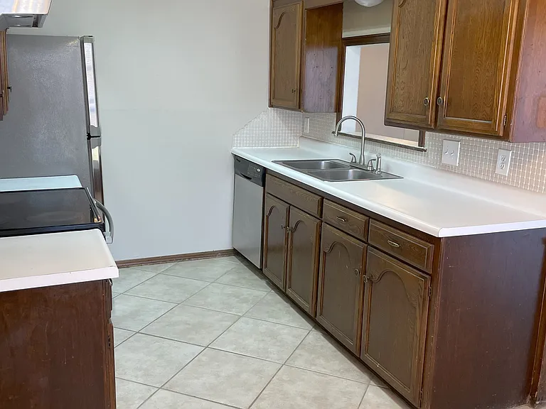 11331 N May Ave — Photo 11