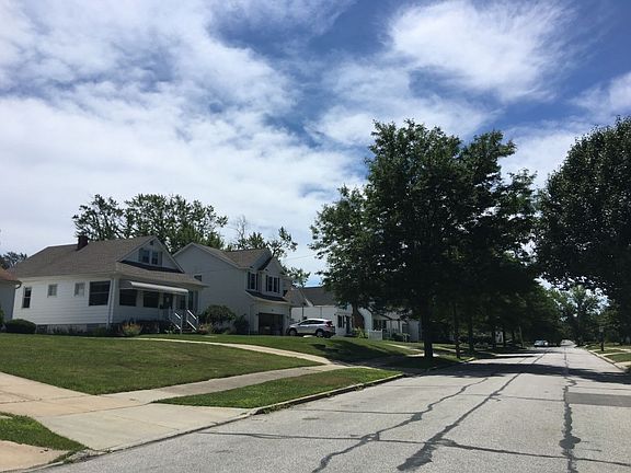 4th image of 1574 Temple Ave