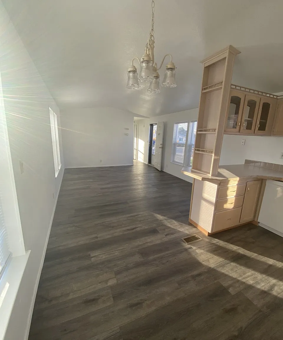 2 bed, 938 sqft, $1,700 — Photo 2