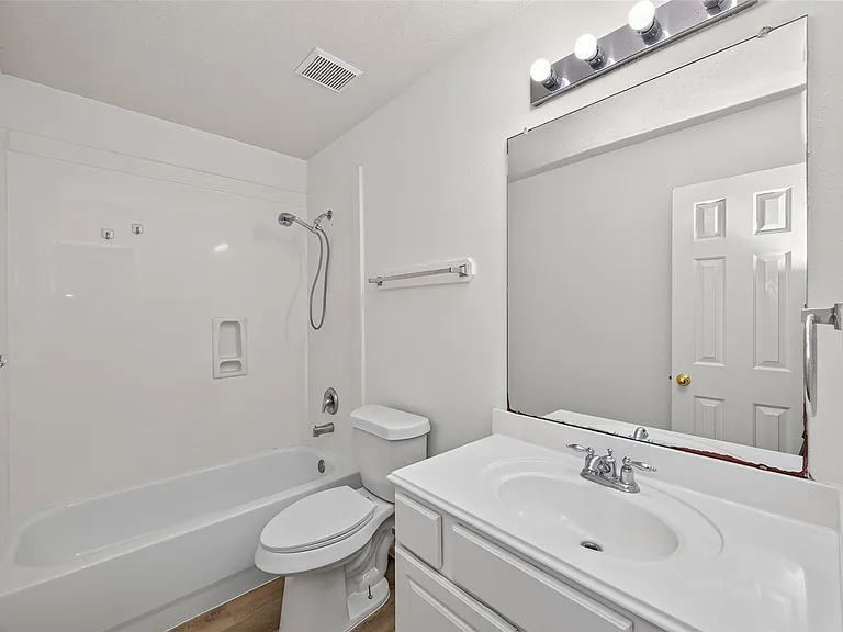 7218 Fox Hall Ln — Photo 9