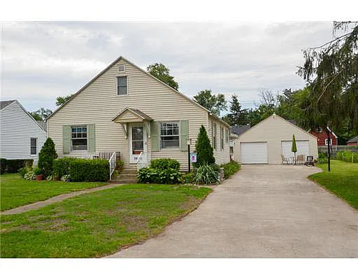 54334 Maple Ln photo 1