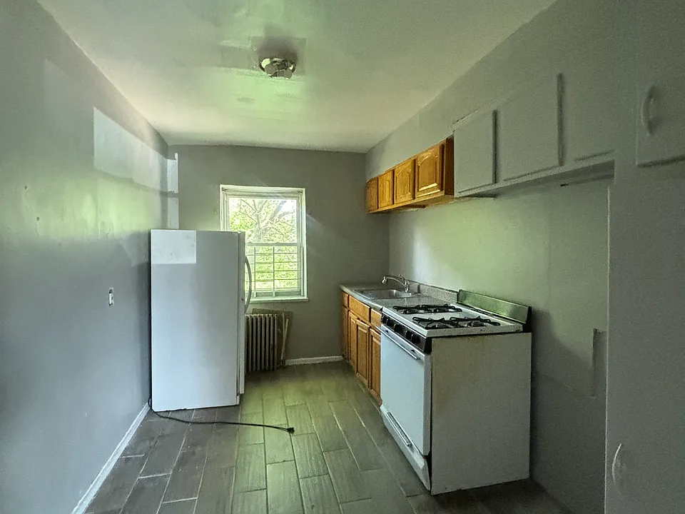 70 Crawford St #4