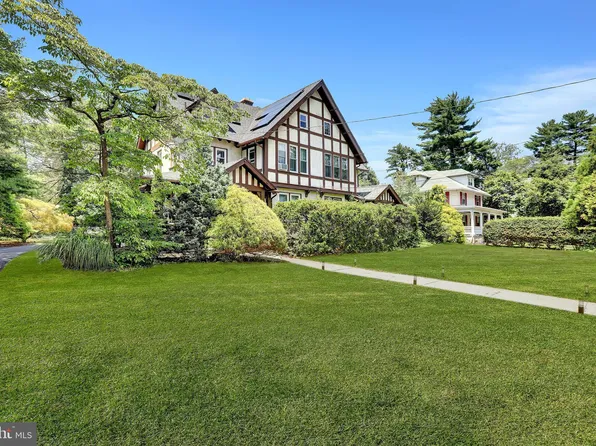 51 N Evergreen Ave, Woodbury, NJ 08096