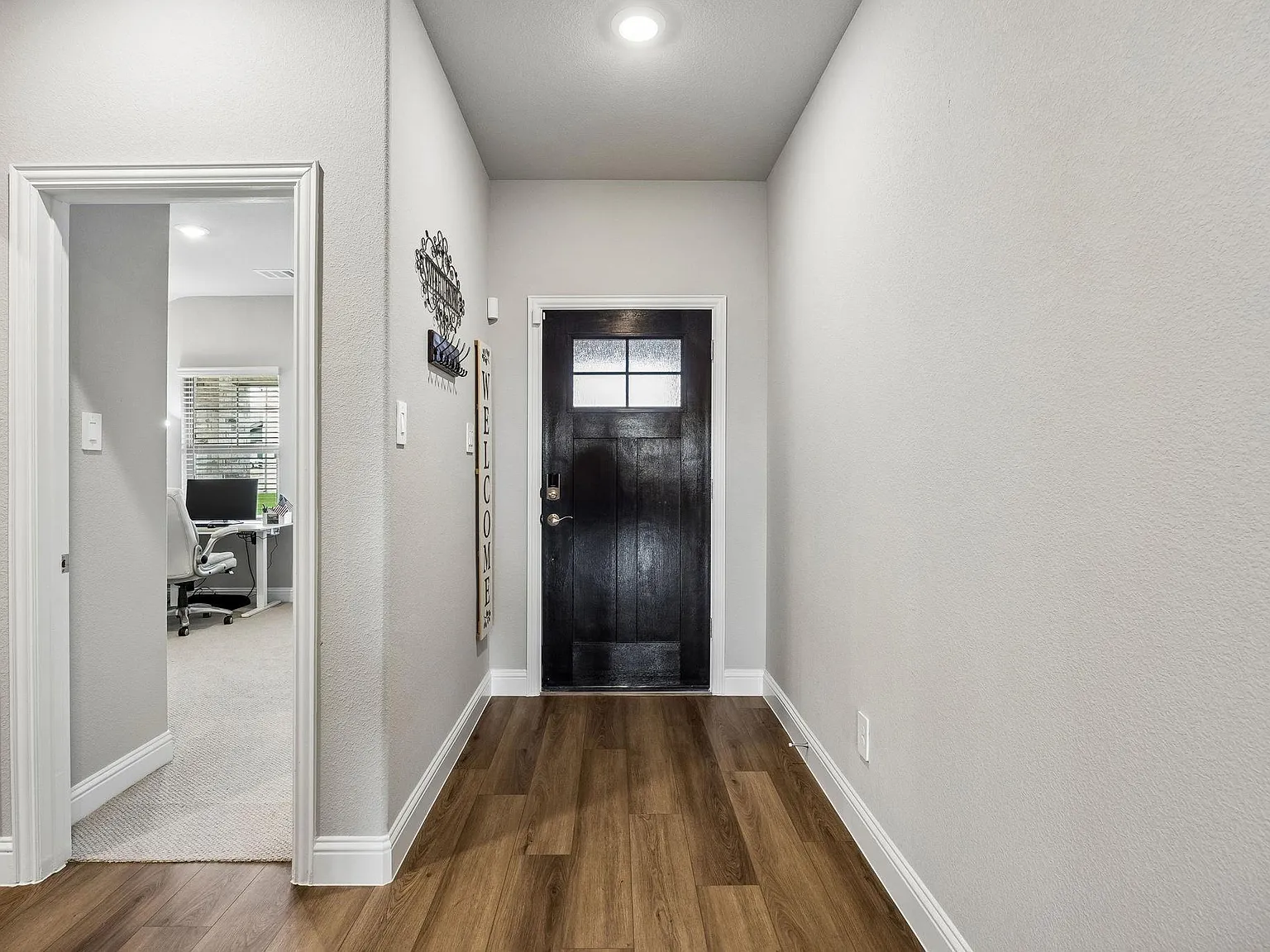 4 bed, 3.0 bath, 2502 sqft, $2,300 — Photo 4