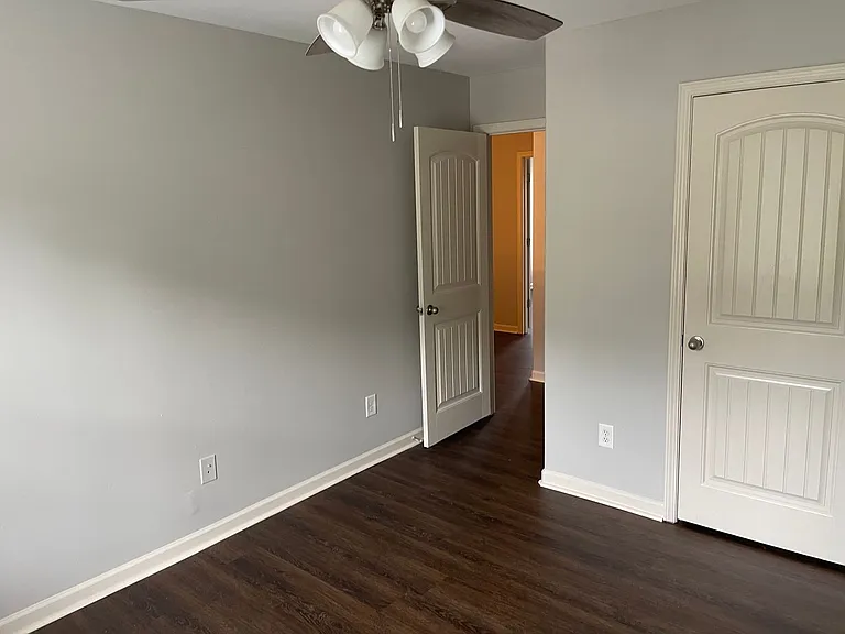 2706 Bechet Ln — Photo 9