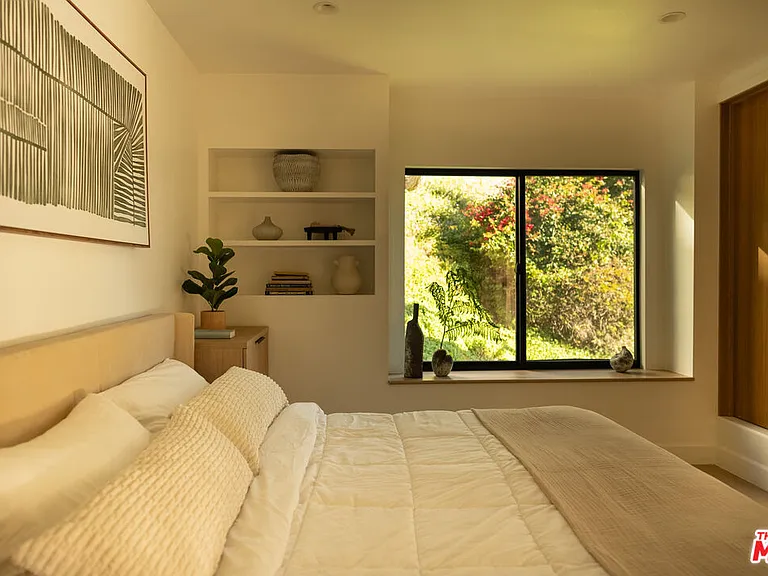 7802 Torreyson Dr — Photo 38