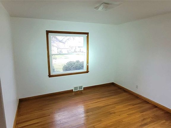 5th image of 1807 Skyline Dr