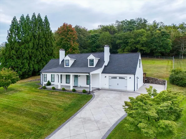 135 Alpine Dr, Daleville, VA 24083