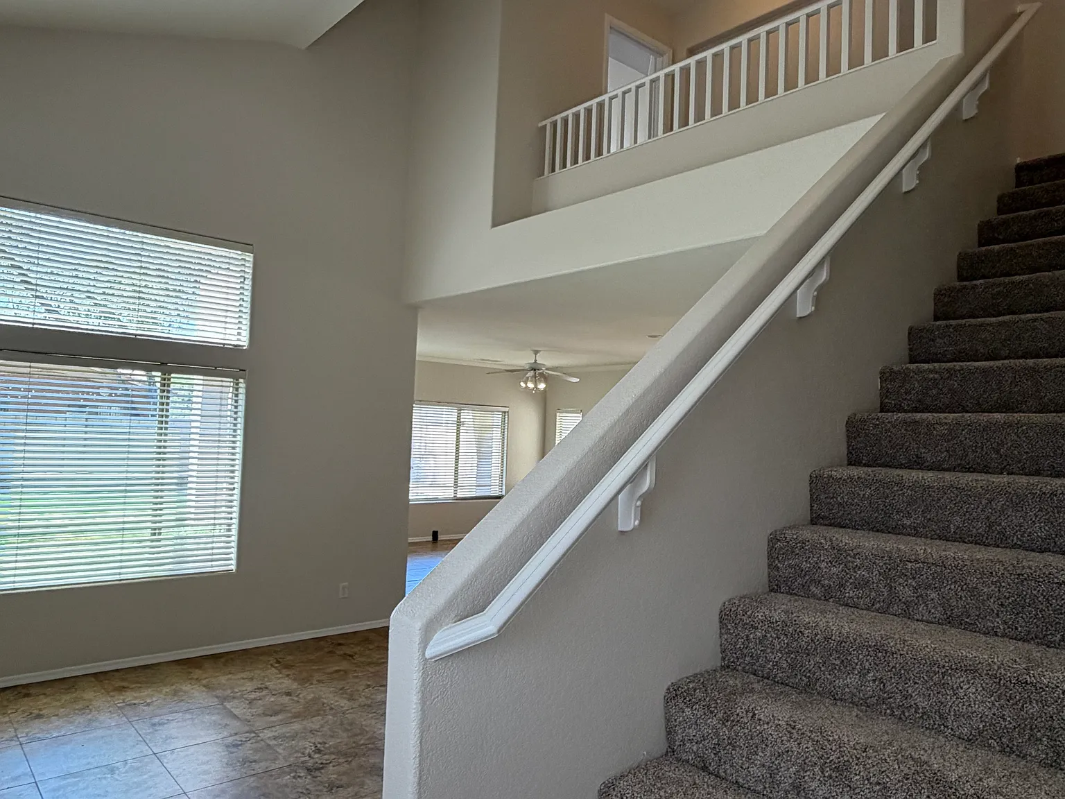 3 bed, 2.5 bath, 1724 sqft, $2,195 — Photo 3