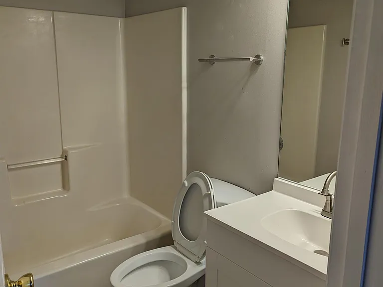 Beds 2 & 3 Bath