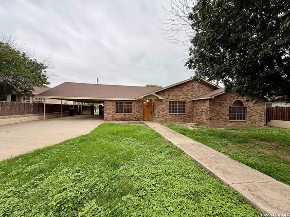 415 Chuck Wagon, Eagle Pass, TX 78852