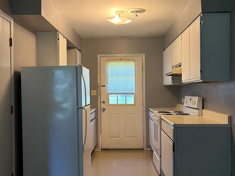 1006 E Griggs St #B — Photo 6