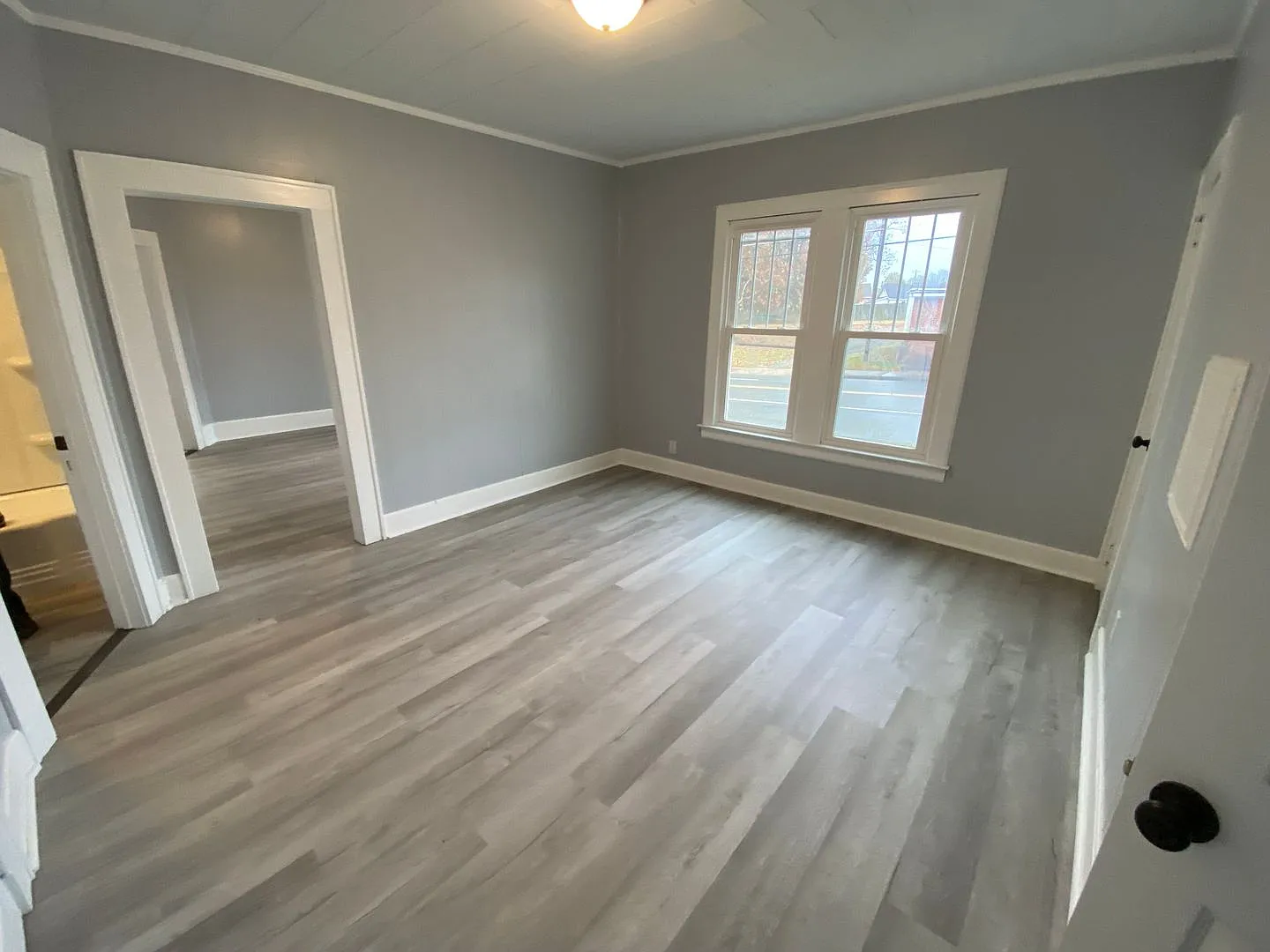 Fully updated 2 bed room 1 bath apartment — Photo 2