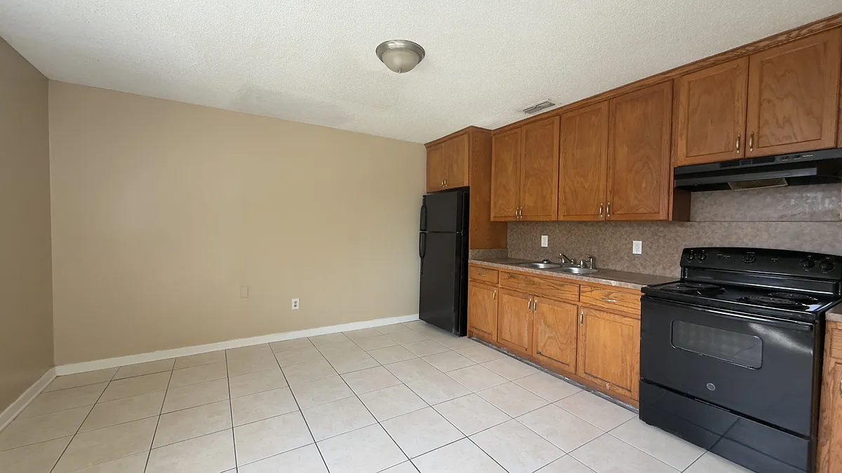 Building Photo - 4253 Moncrief Rd W #2