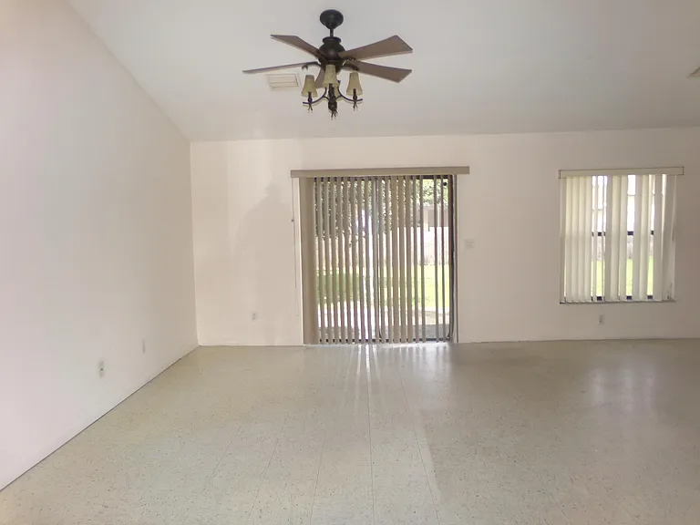 1667 SW California Blvd — Photo 2