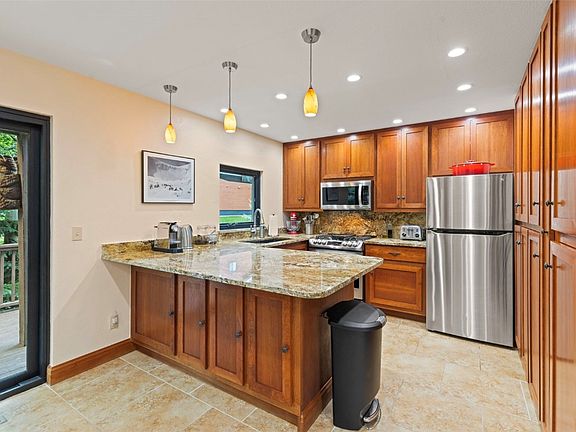 3rd image of 460 Belford Street