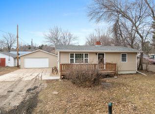 2616 Valley St, Minot, ND 58701