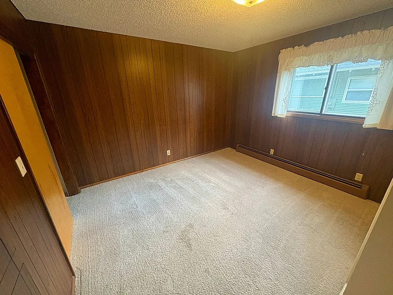 106 Burlington Ave — Photo 11