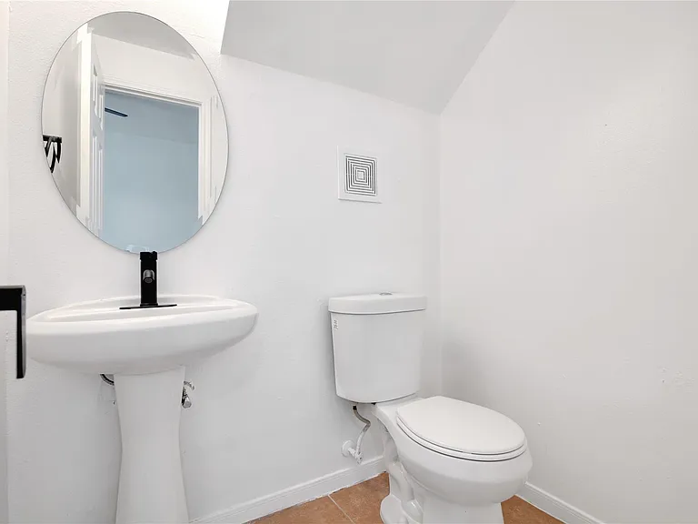 6933 Liverpool St — Photo 11