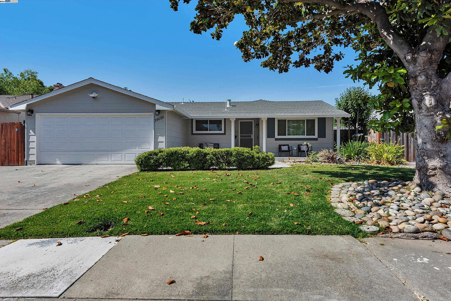 35039 Clover St photo 1