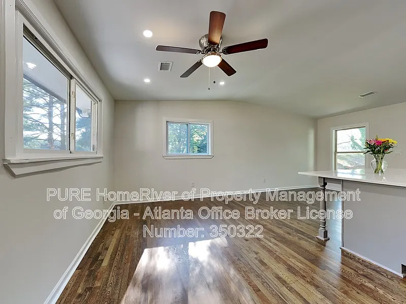 3 bed, 2.0 bath, 1115 sqft, $1,970 — Photo 2