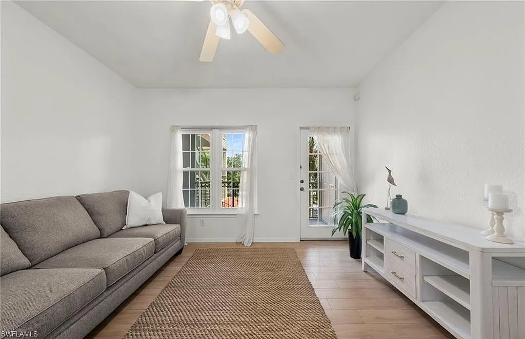 1 bed, 1.0 bath, 557 sqft, $1,550 — Photo 2