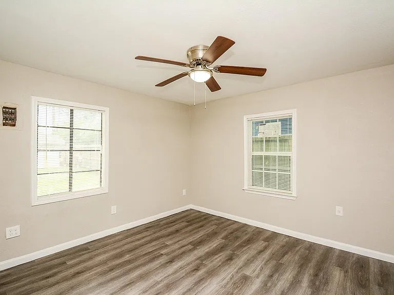713 Wafer St — Photo 10