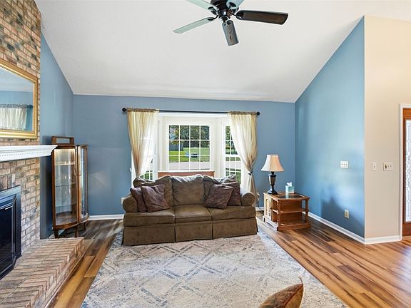 5th image of 6492 Indianwood Ct
