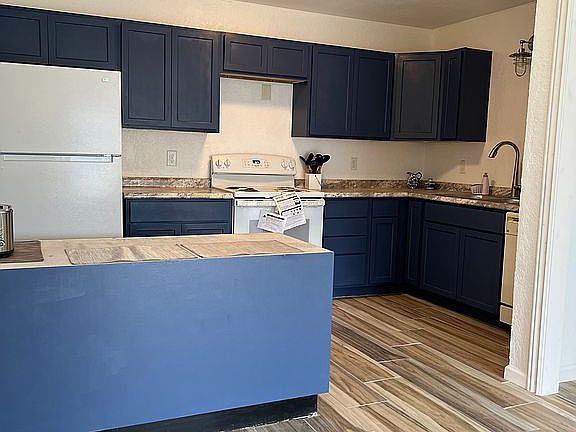 2nd image of 2410 Silverhill Dr