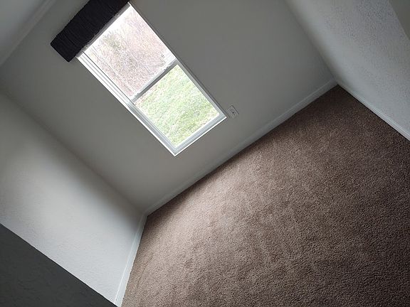 4th image of 203 S Gary Ct