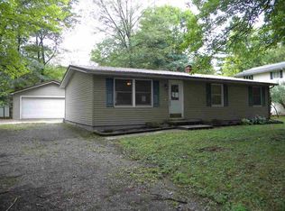 2077 Crescent Rd, Sanford, MI 48657