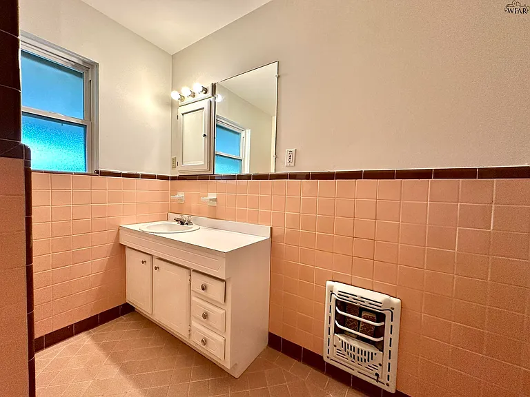 4300 Phillips Dr — Photo 17