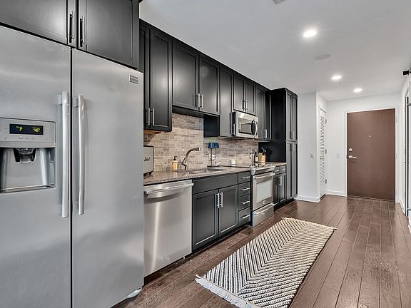 5th image of 1212 Laurel St APT 1310