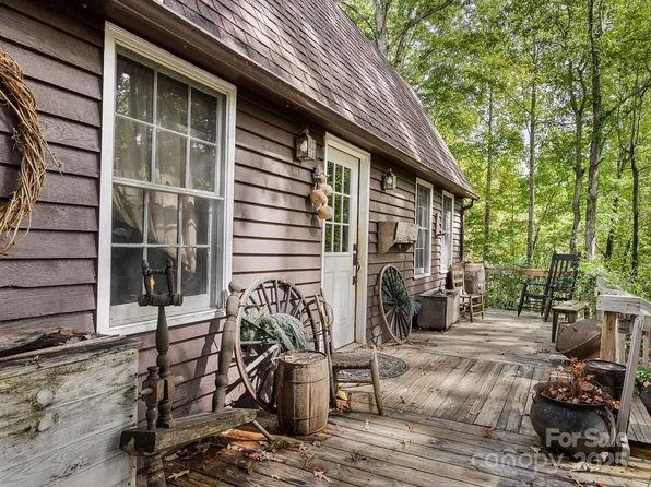 1933 John Shehan Rd, Mill Spring, NC 28756