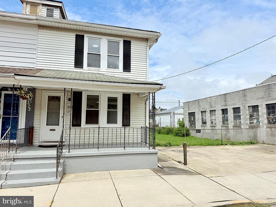 1st image of 969 Wellington St