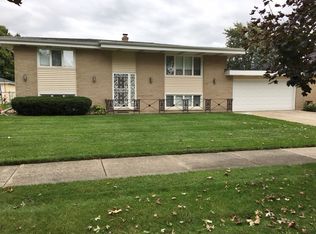 9419 Cleveland St, Crown Point, IN 46307