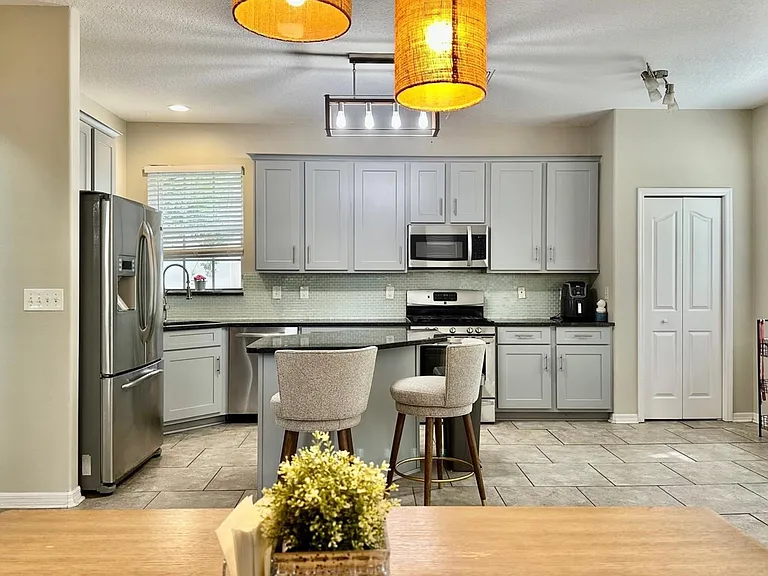12014 Deacons Croft Ln — Photo 2