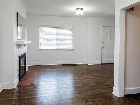 4th image of 2528 W Ardmore Pl