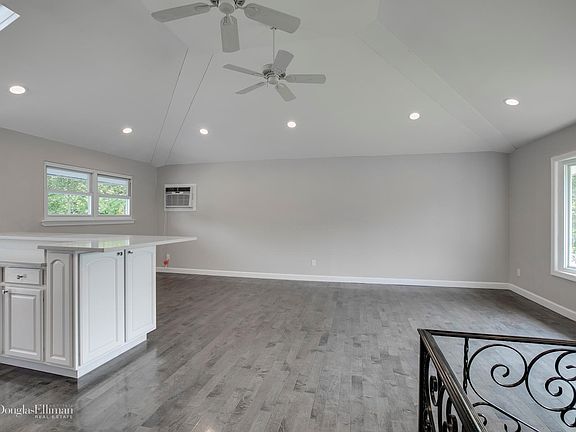 2nd image of 45 Cambridge St