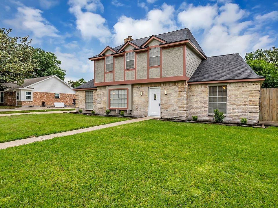 1st image of 8910 Pine Shores Dr