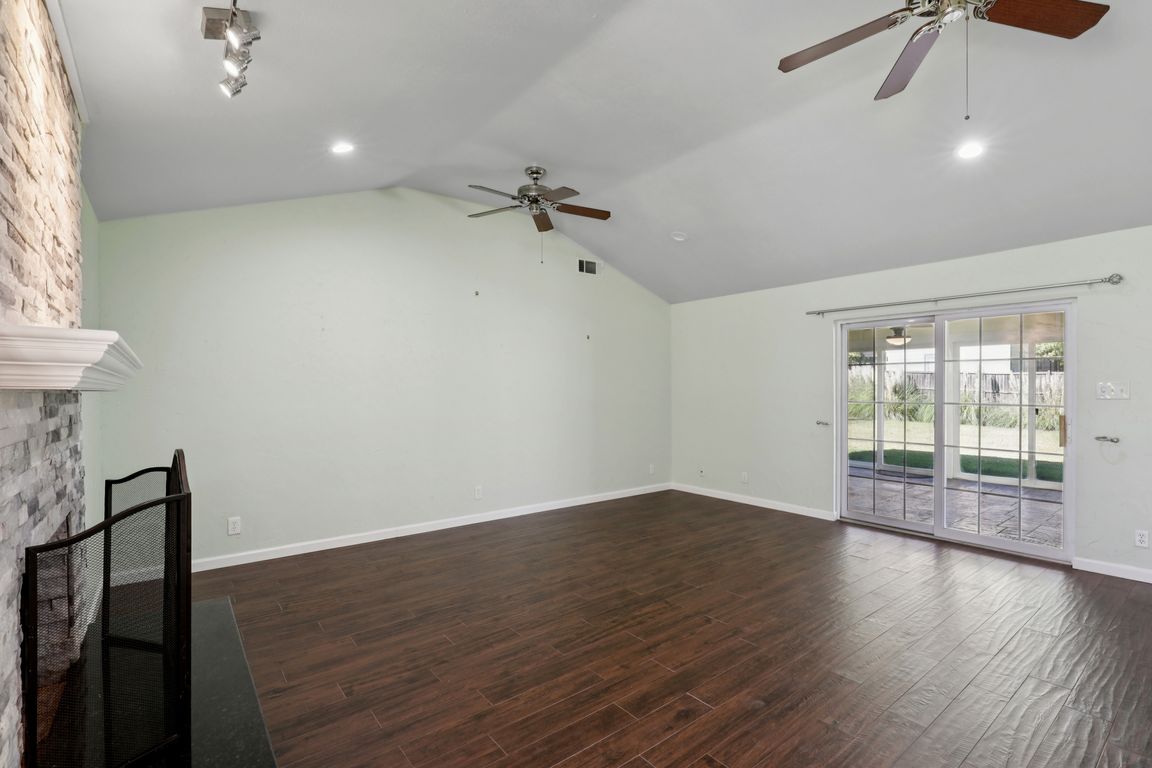 next background image