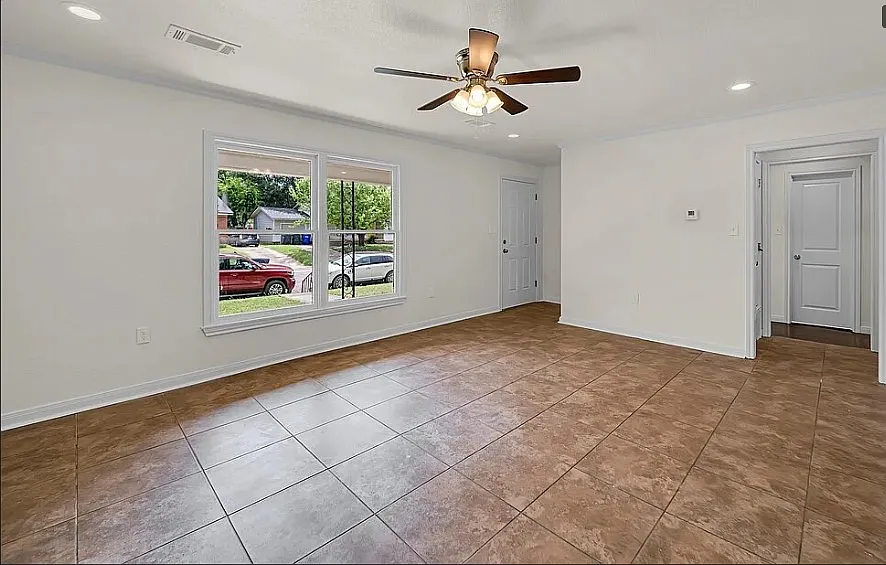 1116 N 45th Street — Photo 3
