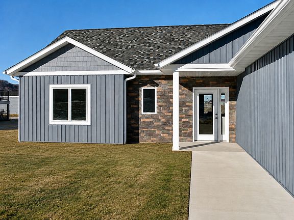2nd image of 140 Coulee Way