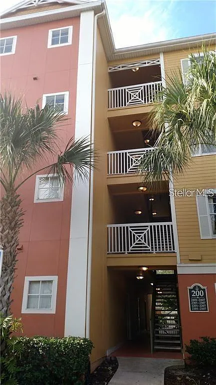 2 bed, 2.0 bath, 1242 sqft, $1,995 — Photo 2