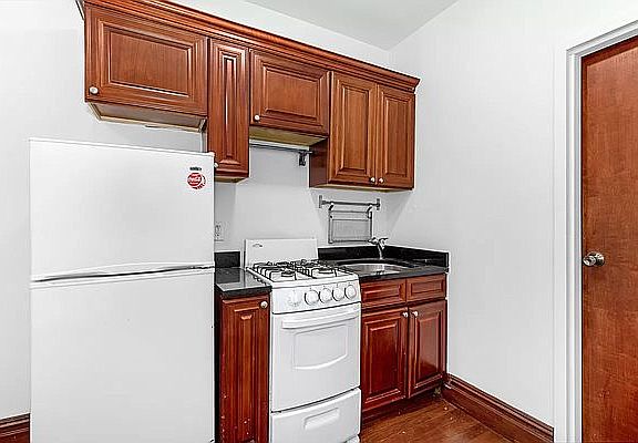 3rd image of 279 E Houston St APT 3C